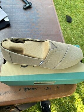Toms Men's Slip-On Loafer in Khaki